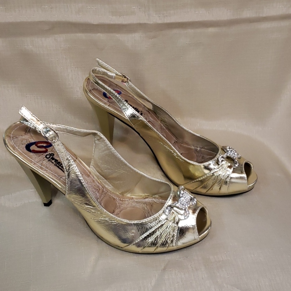 NWB Gold Sling back Heels Size 10.5